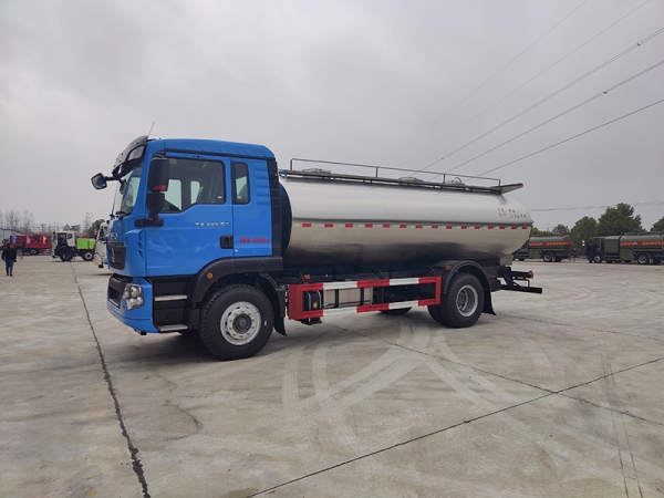 SINOTRUK Vehicle Haworth 13 Square Milk Tanker