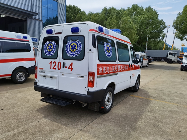 JIANGLING Teshun short-axle medium-roof diesel custodial ambulance