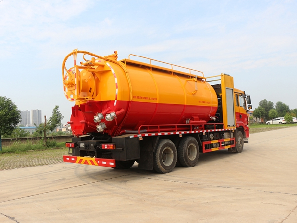 Shaanqi Delong M3000 Cleaning and Suction Vehicle