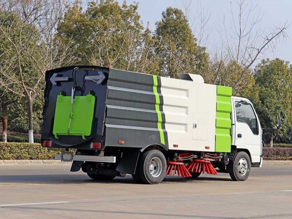 Isuzu Road Sweeper