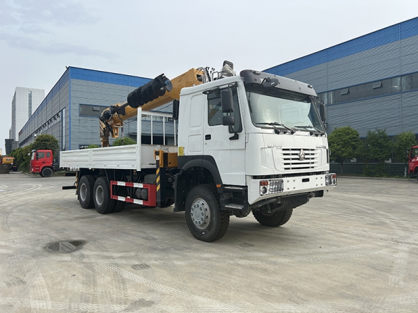 Guo San SINOTRUK Duty Truck Haworth Crane