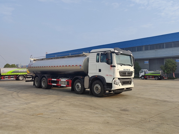 SINOTRUK Duty Vehicle Front Four Rear Eight 22 Square Milk Tanker Trucks