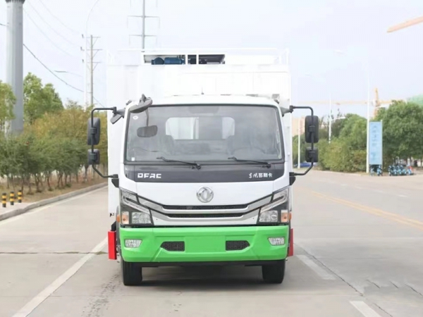 Dongfeng Dolica 3800 Suction and Purification Vehicle