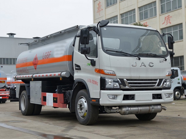 JAC V7 6000L Tanker Truck