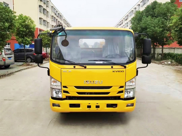 Isuzu KV100 Truck