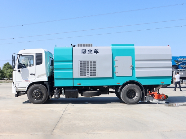 Dongfeng Tianjin 18-ton rear-mounted vacuum truck