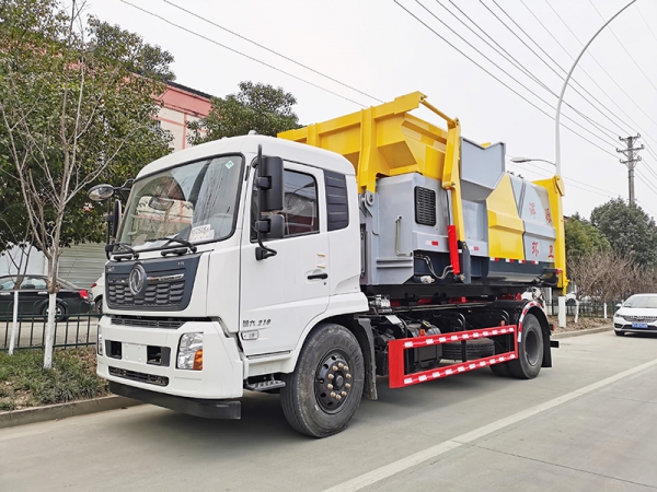 TIANJIN Hook-arm Garbage Truck