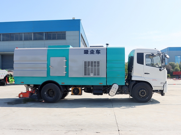 Dongfeng Tianjin 18-ton rear-mounted vacuum truck