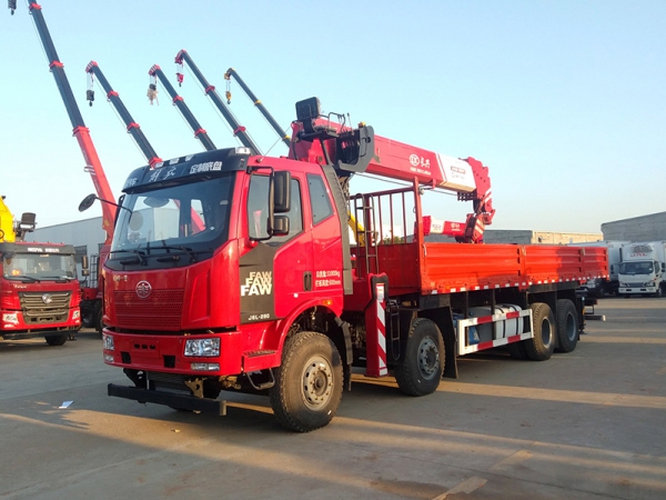 Jiefang J6L front four rear eight 12 tons straight boom crane