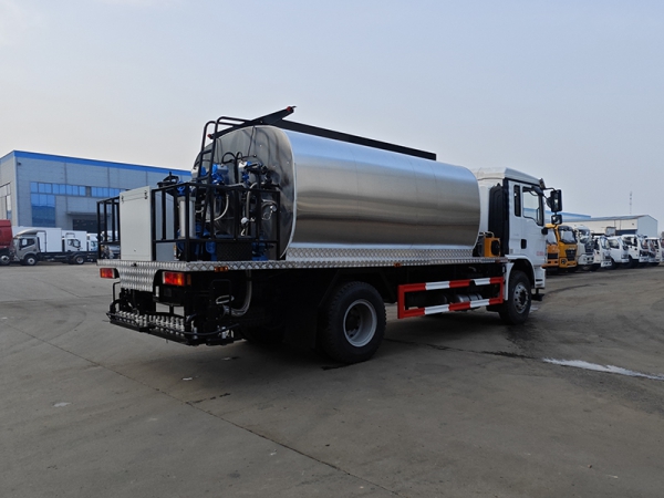 Shaanqi 10 cubic meters asphalt sprinkler truck