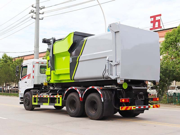 Dongfeng special bottom D3 hook arm garbage truck plus mobile station