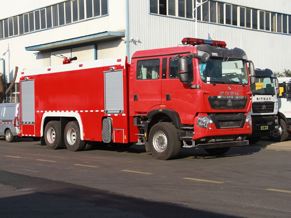 SINOTRUK Duty 16-ton Foam Fire Truck