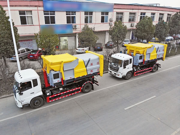 TIANJIN Hook-arm Garbage Truck