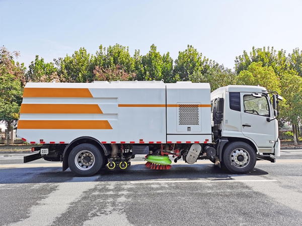 Dongfeng Tianjin 16 cubic meters road sweeper