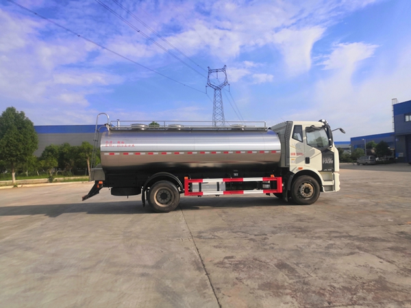 Jiefang J6 Single Axle Milk Tanker