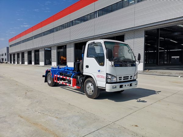 Isuzu 6 Cubic Square Hooked Garbage Truck