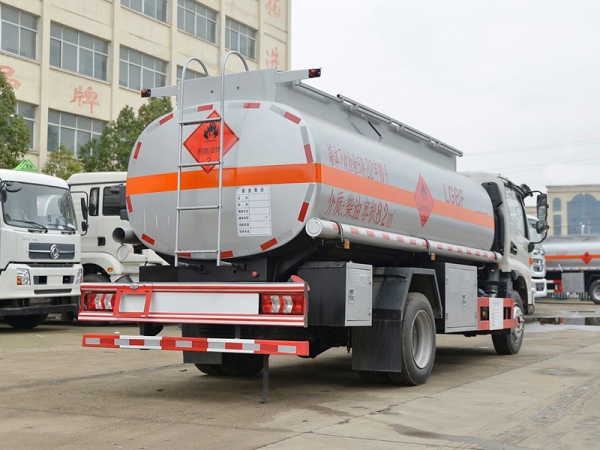 JAC V7 6000L Tanker Truck