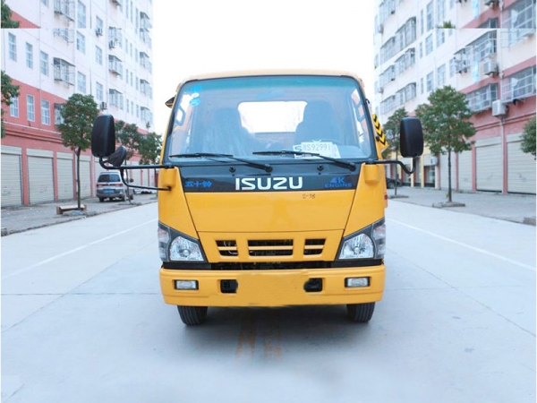 4-ton Isuzu 600P flatbed truck