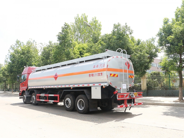 Foton front four rear eight 20 tons fuel trucks