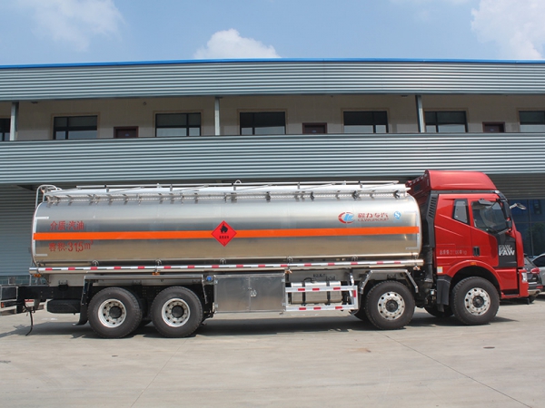 Jiefang front four rear eight 20 tons aluminum alloy tanker truck