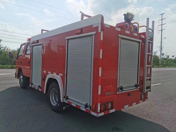 JIANGLING 2-ton water tanker fire truck