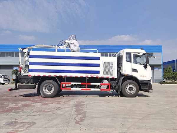 Dongfeng Tianjin Tunnel Cleaning Vehicle