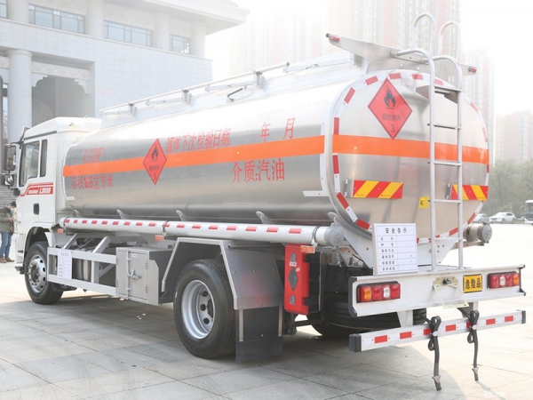 Shaanqi Delong 10-ton tanker truck