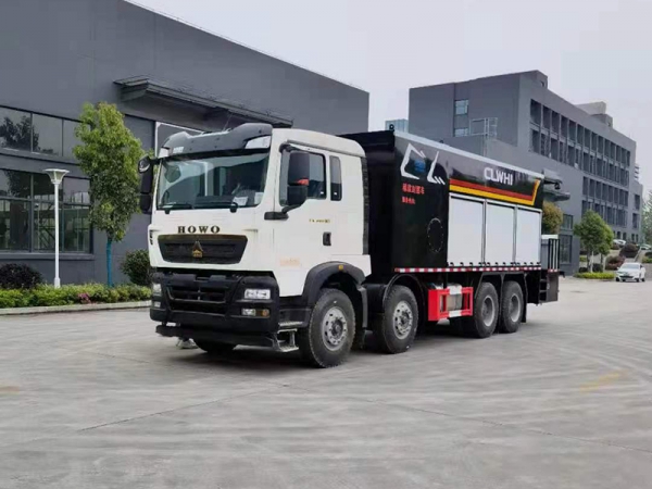 SINOTRUK Duty Vehicle Front Four Rear Eight Thin Slurry Sealer Trucks