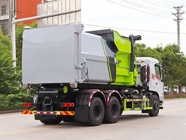 Dongfeng special bottom D3 hook arm garbage truck plus mobile station