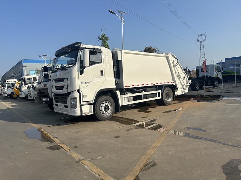 Isuzu 12 cubic meters compressed garbage truck
