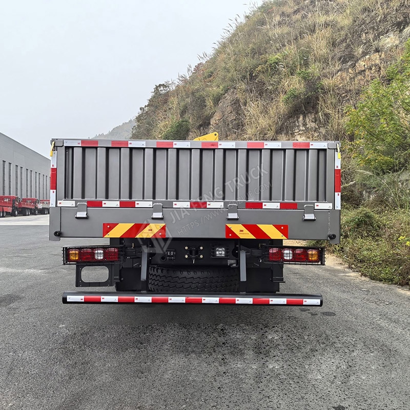 6x4 Shacman X3000 6.3-ton Robotic arm