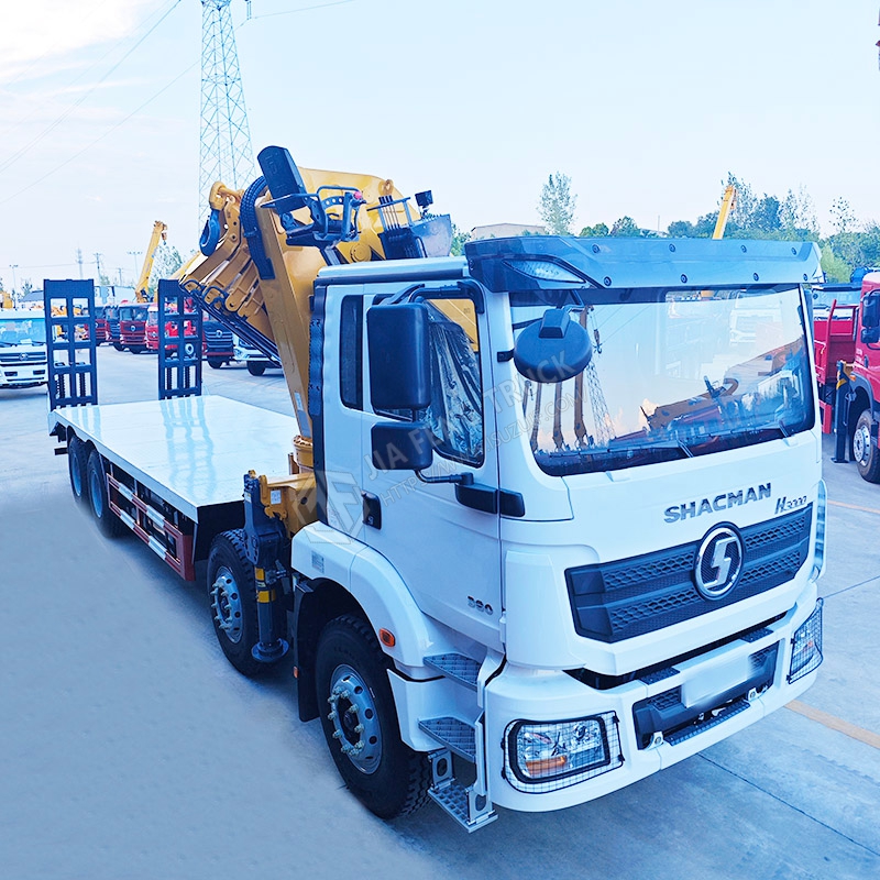 8x4 Shacman Automobile Group XCMG 33-ton Robotic arm truck-mounted crane