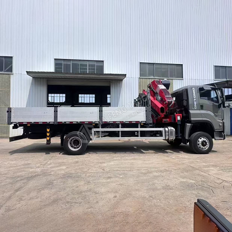 Isuzu 4x4 Mechanical Arm Crane with Aluminum Alloy Cargo Box