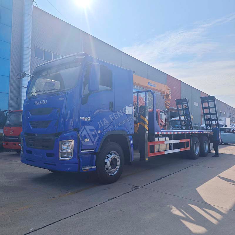 Isuzu 6x4 XCMG 5-ton 3-section boom flatbed truck with crane