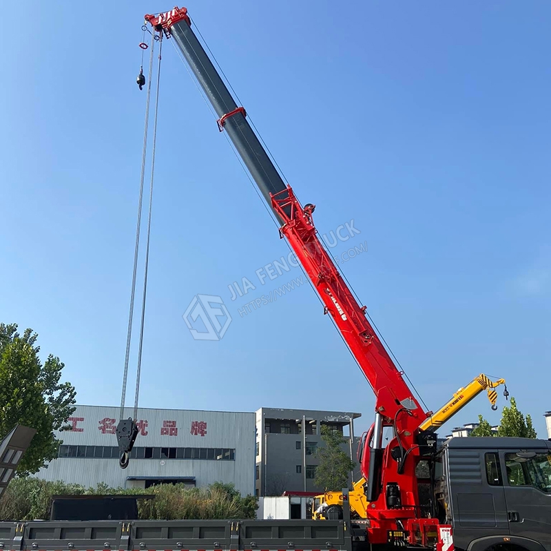 Sinotruk 8x4 HOWO Truck-Mounted Crane with Ladder