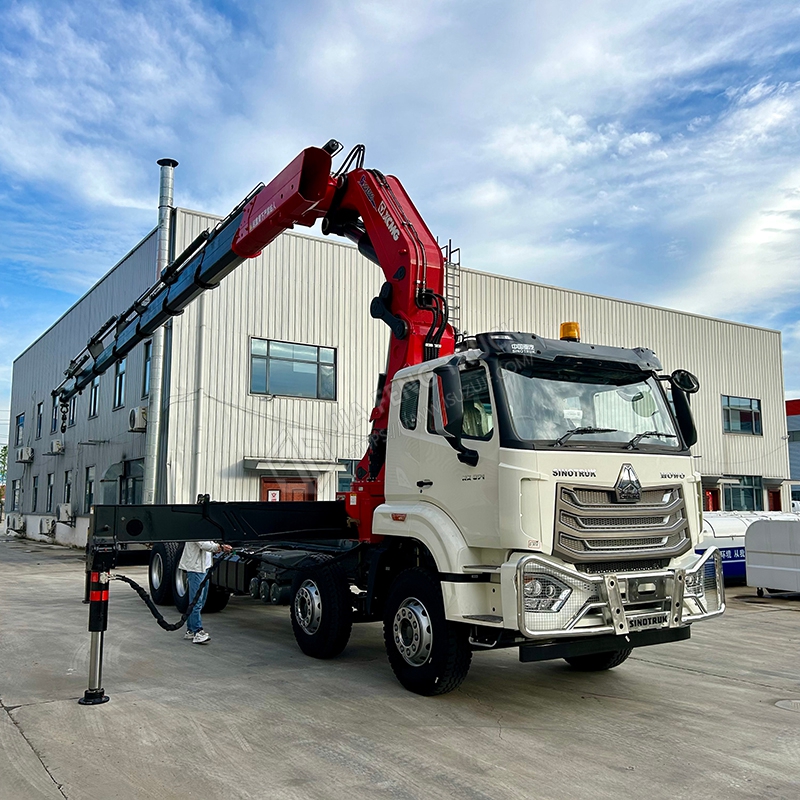 Sinotruk HOWO 8x4 NX Flatbed Mechanical Arm Crane