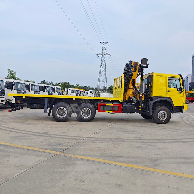 Sinotruk HOWO 6x6 XCMG Mechanical Arm Crane