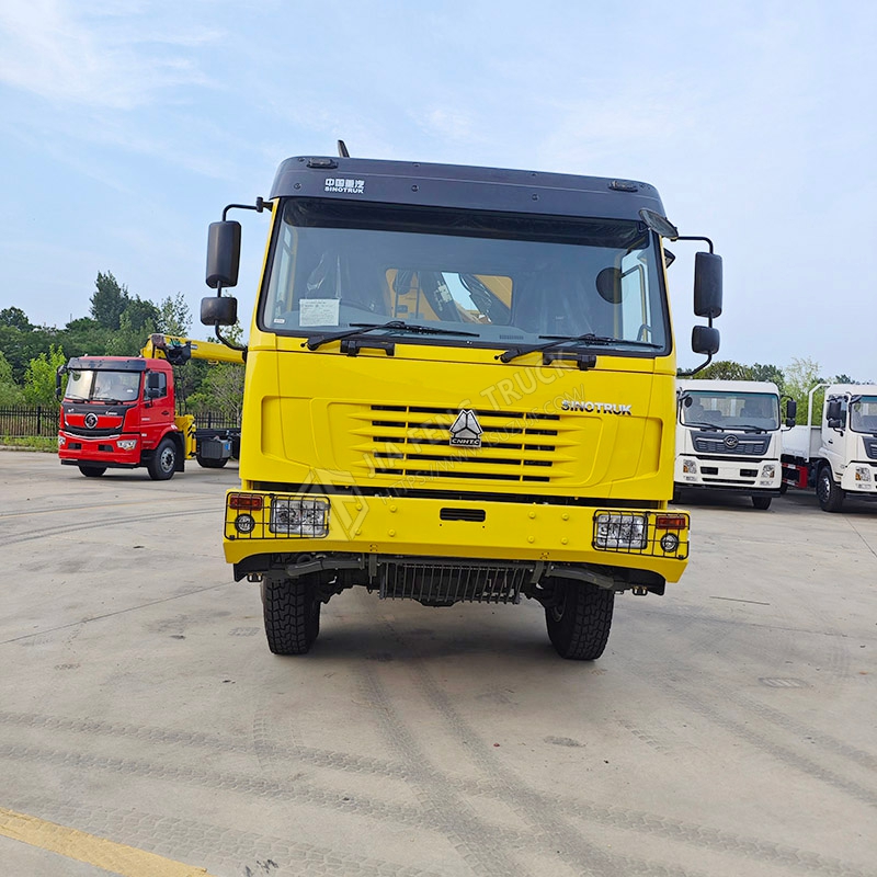 Sinotruk HOWO 6x6 XCMG Mechanical Arm Crane