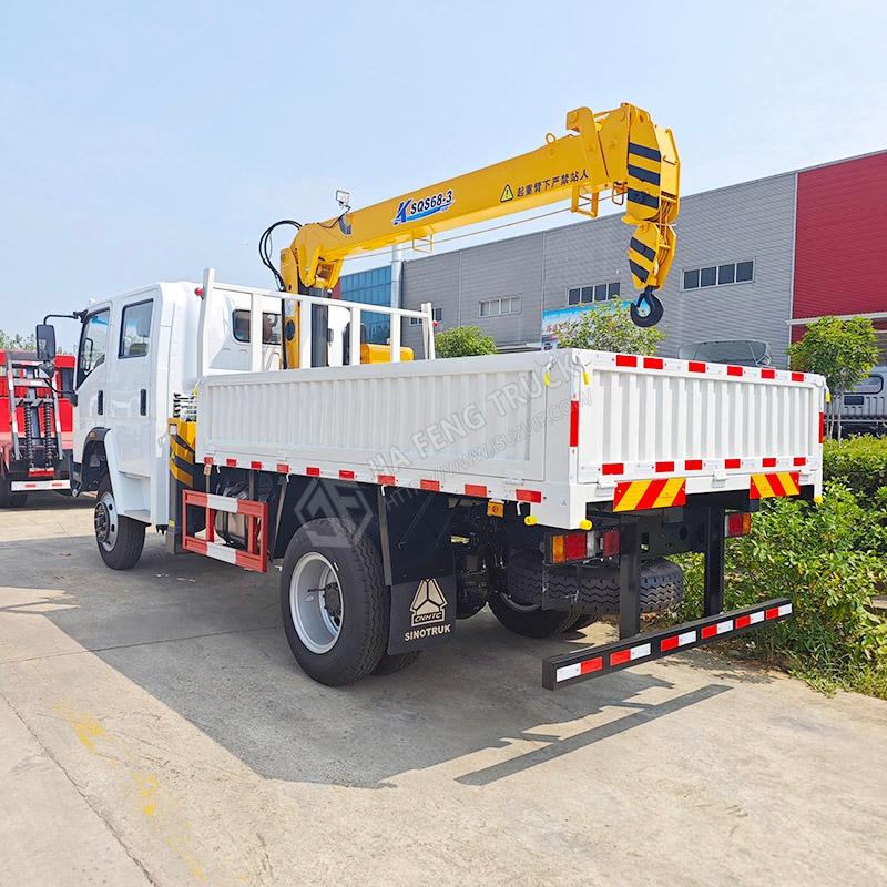 Sinotruk HOWO Double Cab XCMG 3.4-Ton 3-Section Boom