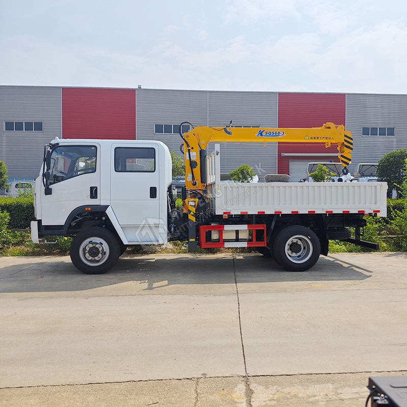 Sinotruk HOWO Double Cab XCMG 3.4-Ton 3-Section Boom