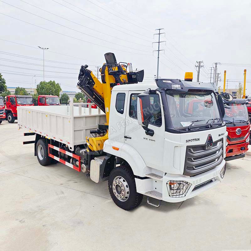 Sinotruk HOWO 4x2 NX XCMG 10-ton Mechanical Arm Truck-Mounted Crane