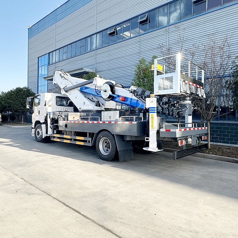 Isuzu 45-Meter Aerial Work Truck
