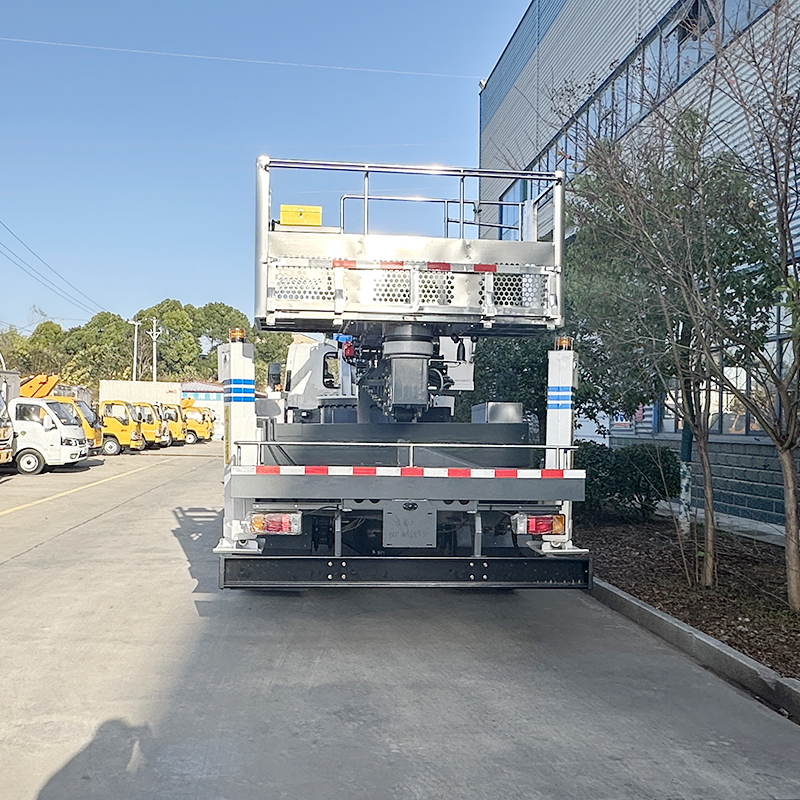 Isuzu 45-Meter Aerial Work Truck