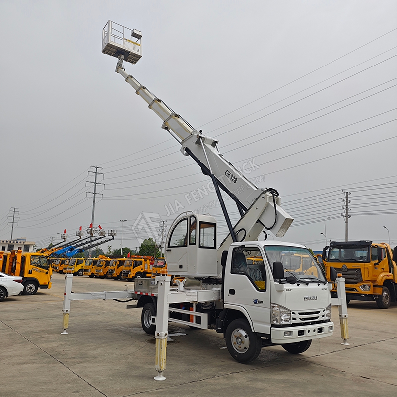 Isuzu 28-Meter Aerial Work truck