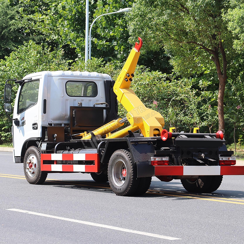 Dongfeng D6 Hook Arm Garbage Truck