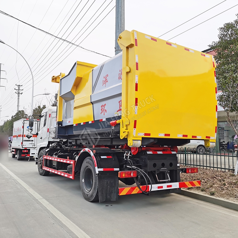 Tianjin Hook Arm Garbage Truck