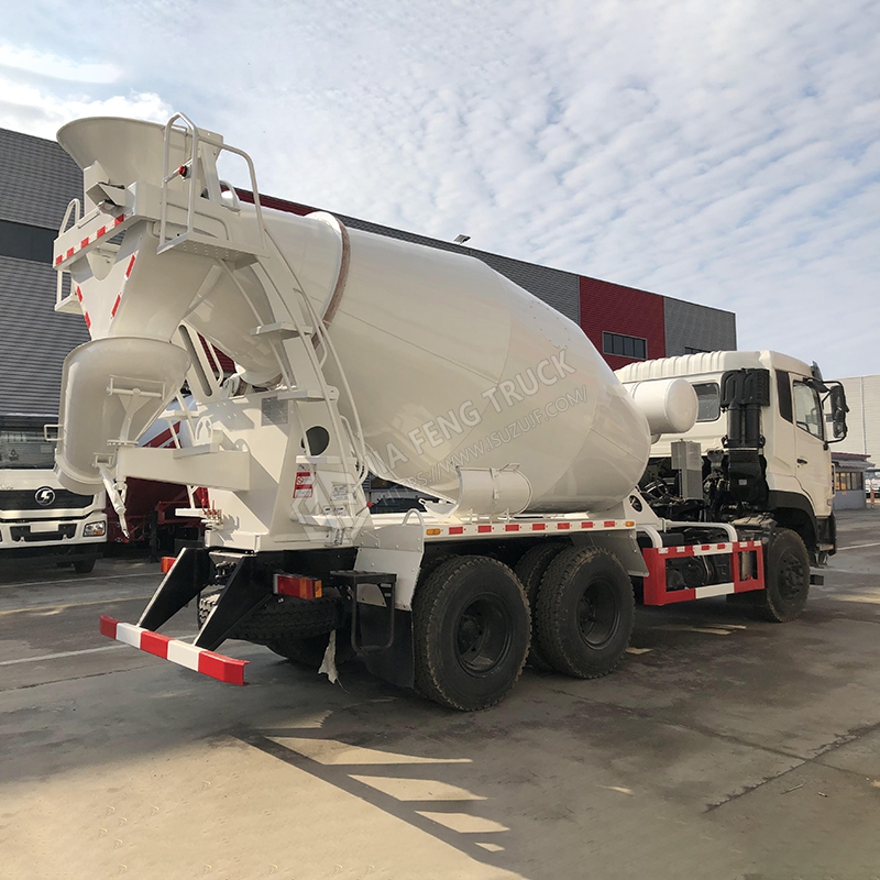 Dongfeng Tianlong Cami&oacute;n Mezclador De 3 Ejes
