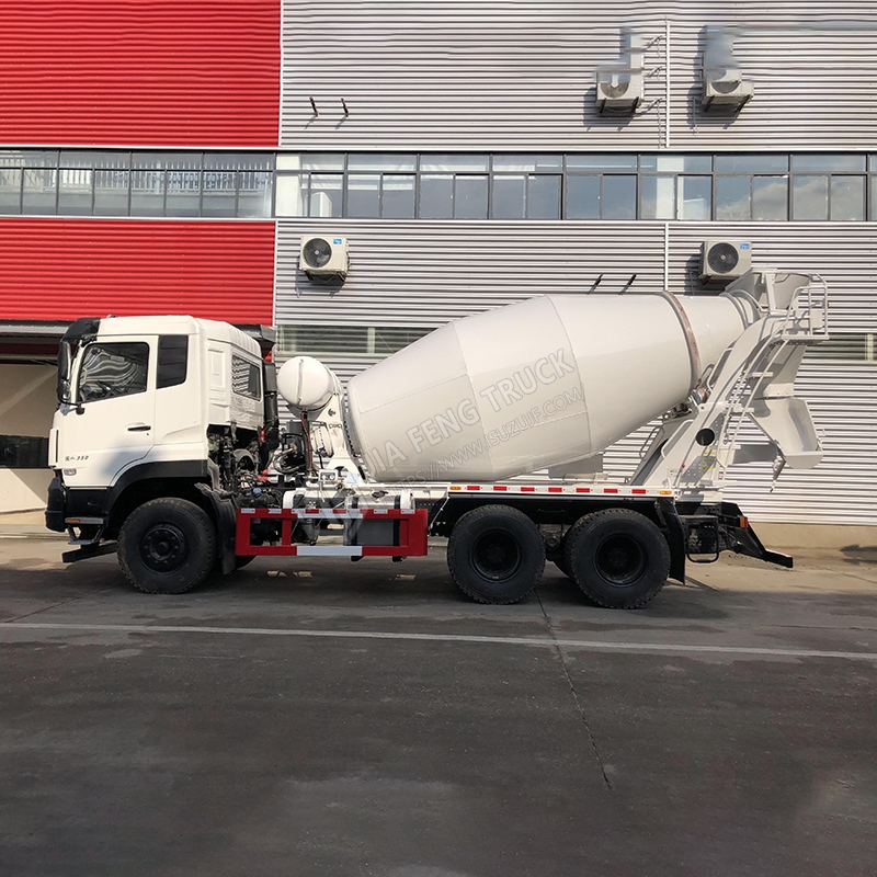 Dongfeng Tianlong Cami&oacute;n Mezclador De 3 Ejes