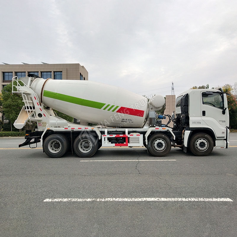شاحنة خلاط 4 محور Isuzu