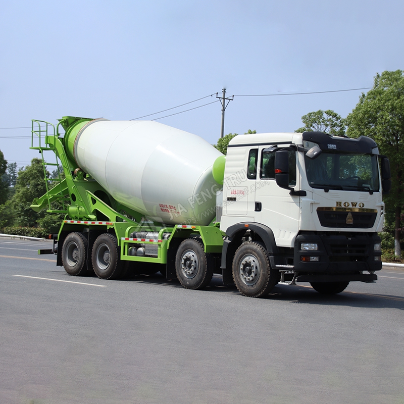 Sinotruk HOWO (8×4) Concrete Mixer Truck